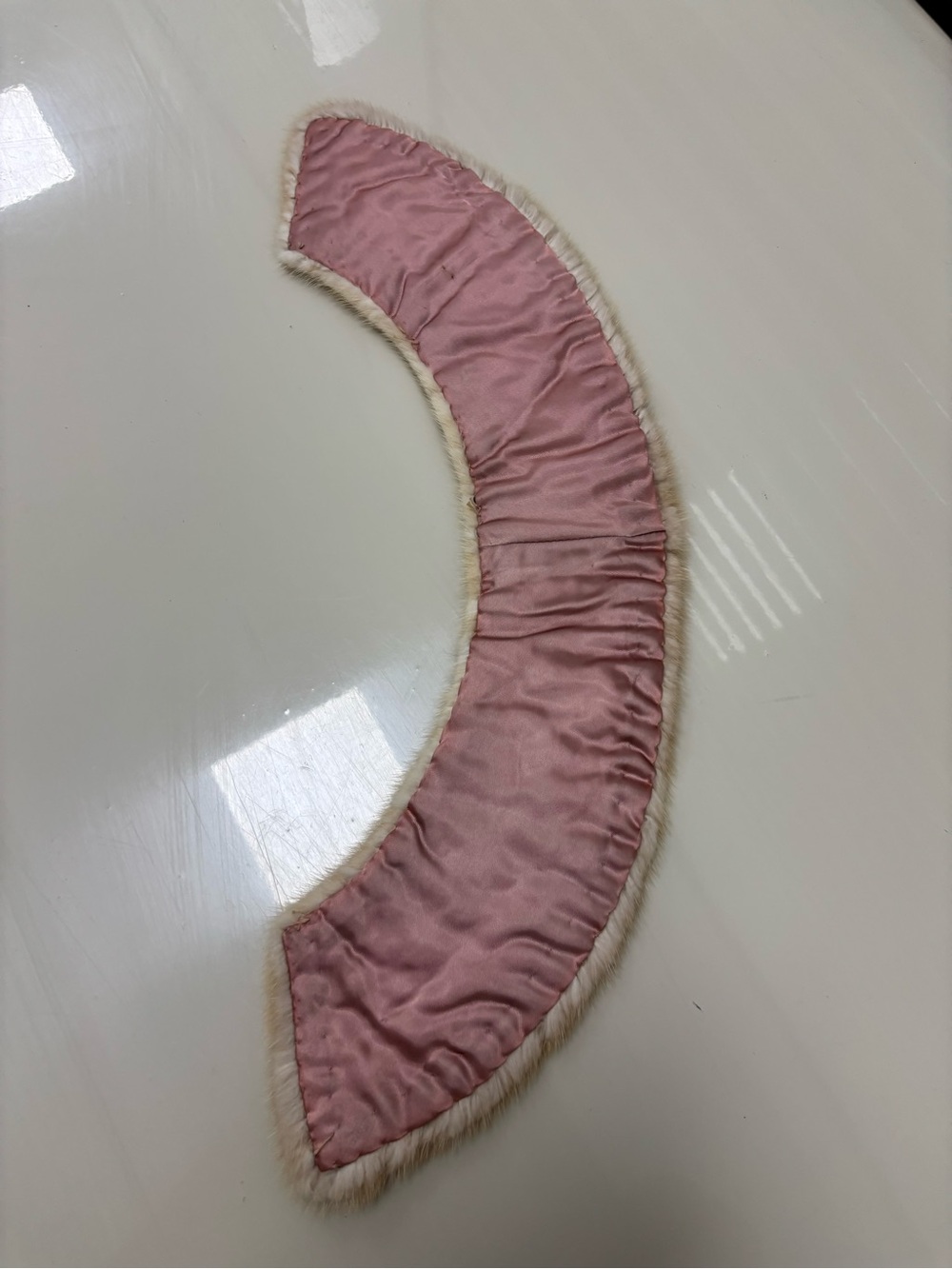 Cream fur collar - Picture 2 of 2